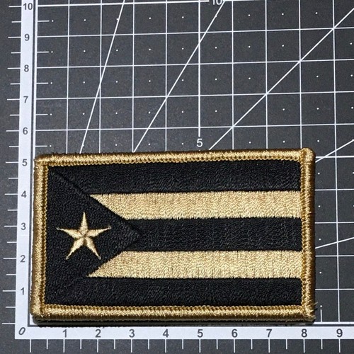 Parche con bandera de coyote de Puerto Rico negro bronceado se adapta a sujetador de bucle VELCRO® MARCA - Imagen 6 de 6
