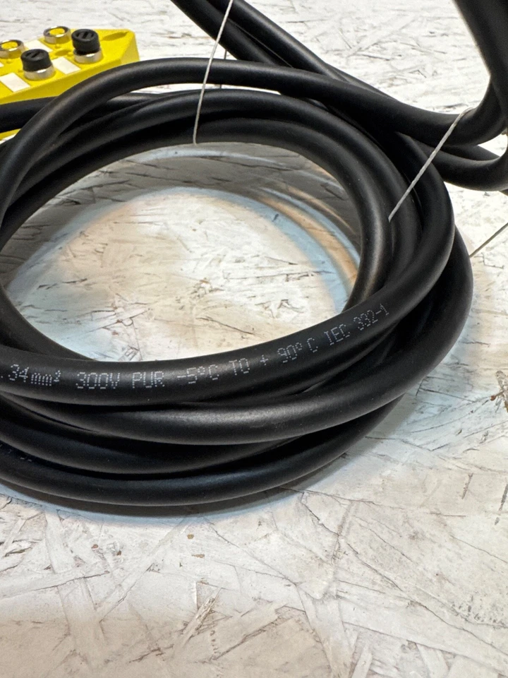 Conjunto de caja de jugos BALLUFF C04 T4L-00-PB-050M / C04T4L00PB050M  Foto 4 de 4