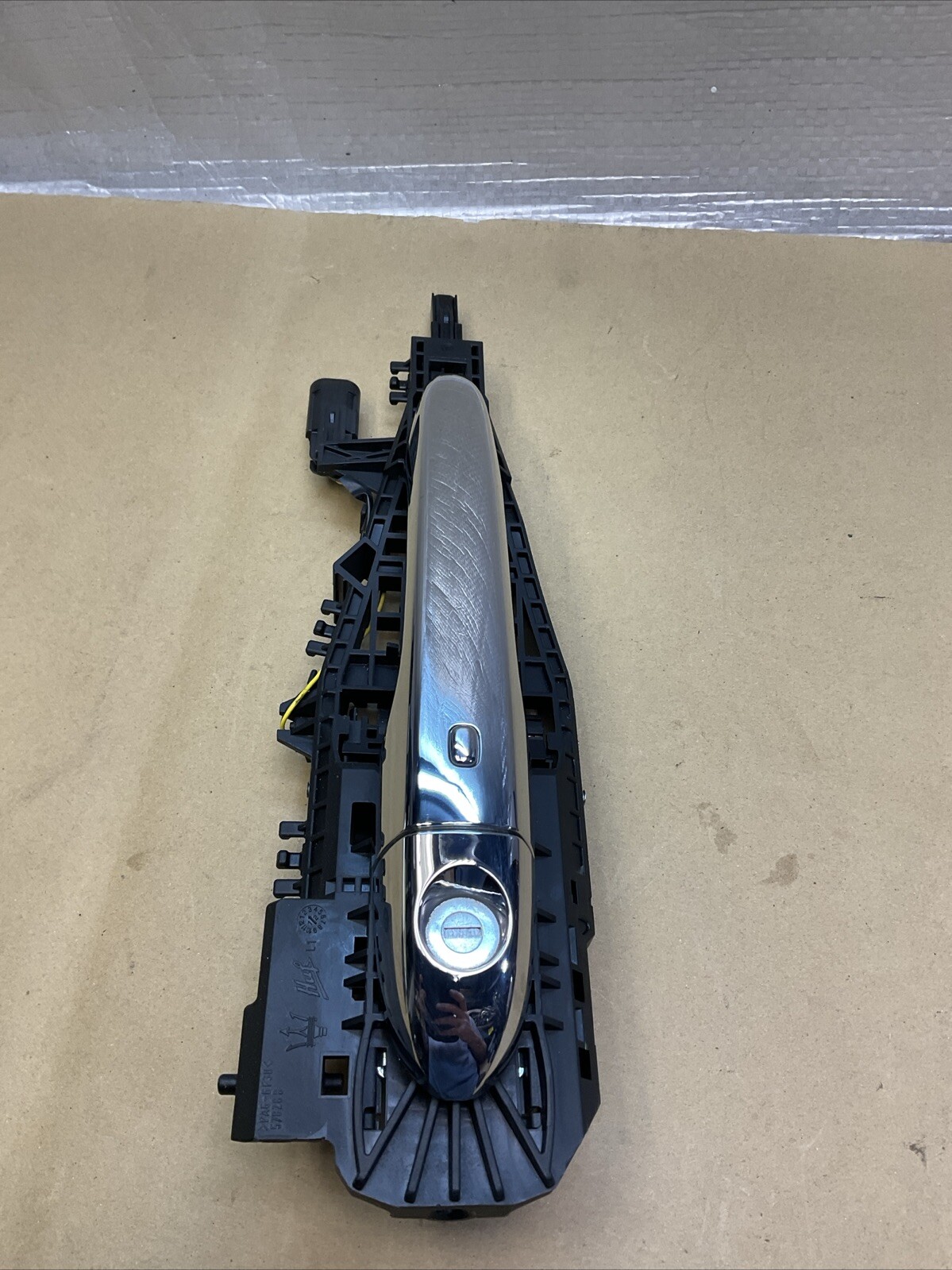 2014 - 2024 MASERATI QUATTROPORTE FRONT LEFT EXTERIOR DOOR HANDLE OEM 68194121AC