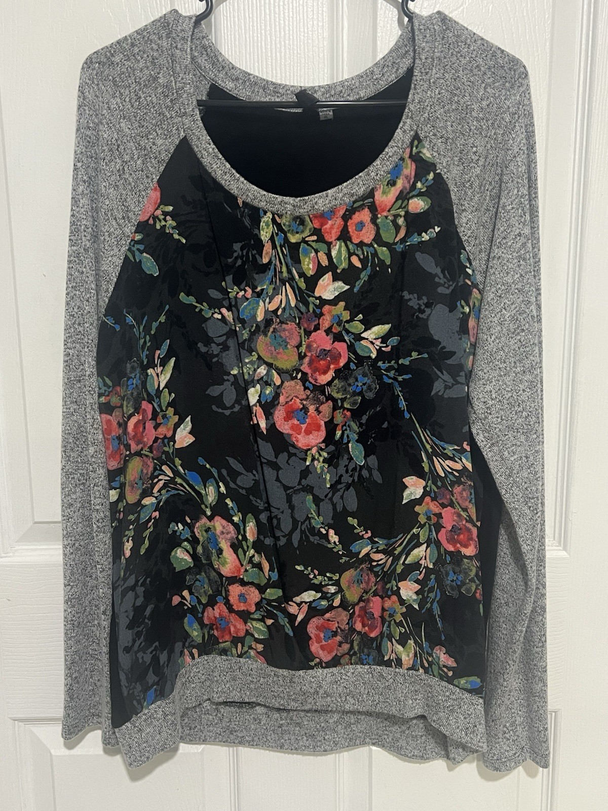 KUT from the Kloth WOMEN'S SWEATER Size XL Black Gray Floral Lightweight
