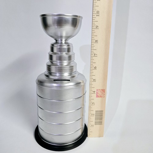 Stanley Cup Trophy Piggy Bank 10 Inches Tall - Imagen 5 de 11
