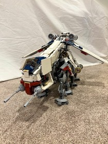 LEGO Star Wars:  (10195) Republic Dropship with AT-OT Walker 1758 pieces****