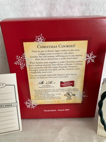 New 2004 Hallmark Christmas Cookies Oven Magic Light Fragrance Ornament - Picture 10 of 13