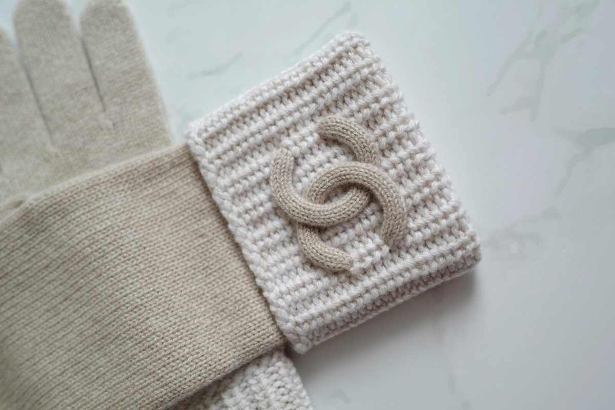 【冬もおしゃれに♪】CHANEL グローブ CCロゴ付き ニット 25B NEW Chanel Fall-Winter 2024/25 Knit Gloves CC Logo | eBay