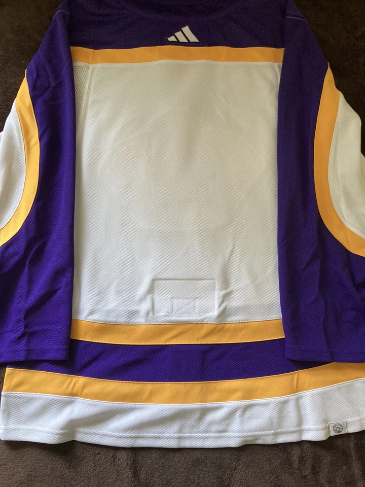 Camiseta Adidas LA Kings Retro Reverso 2.0 Talla 50 con Gorra RR Snapback Foto 3 de 4