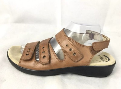 walking company sandals