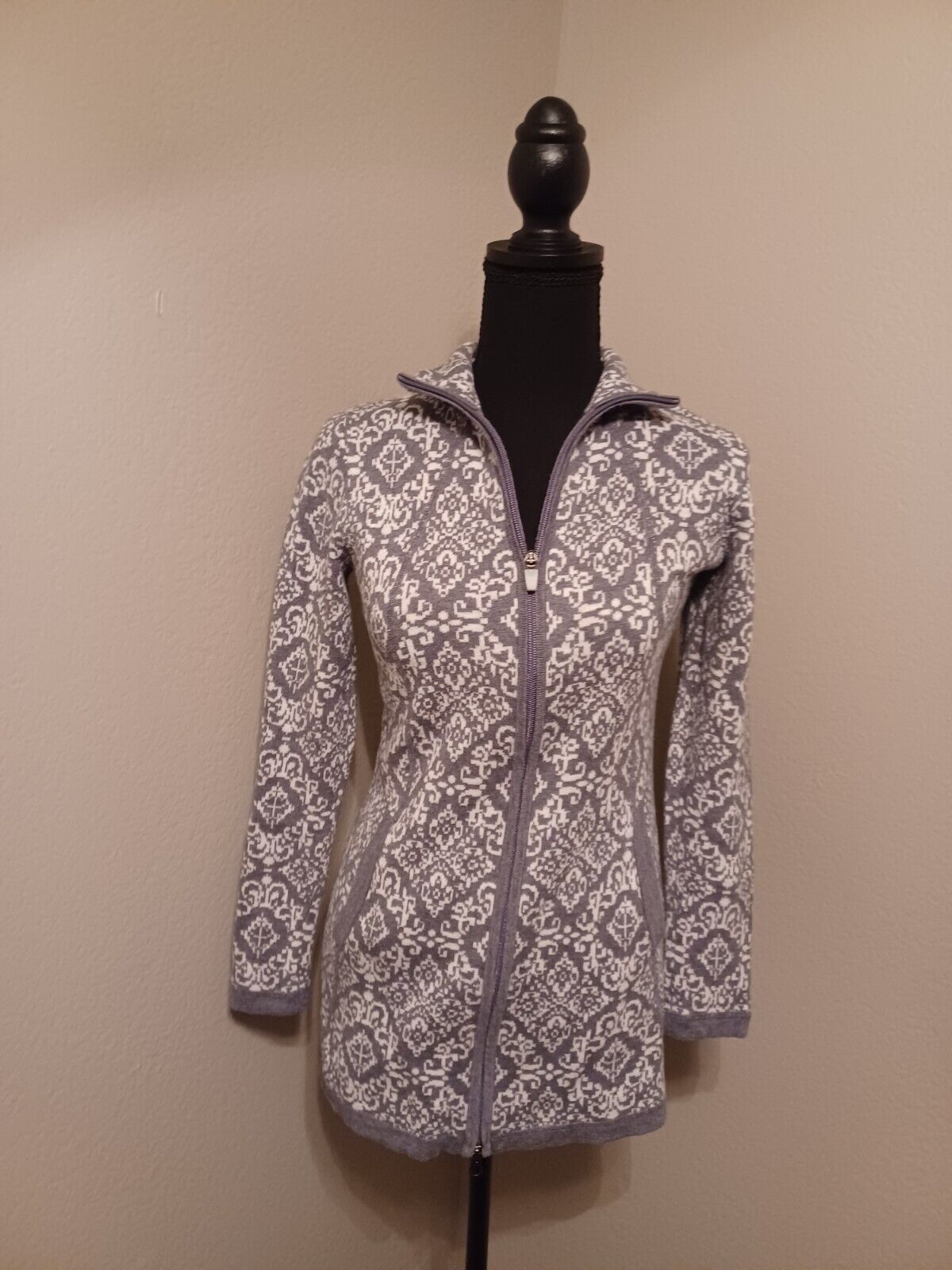 Picture 2 of 4