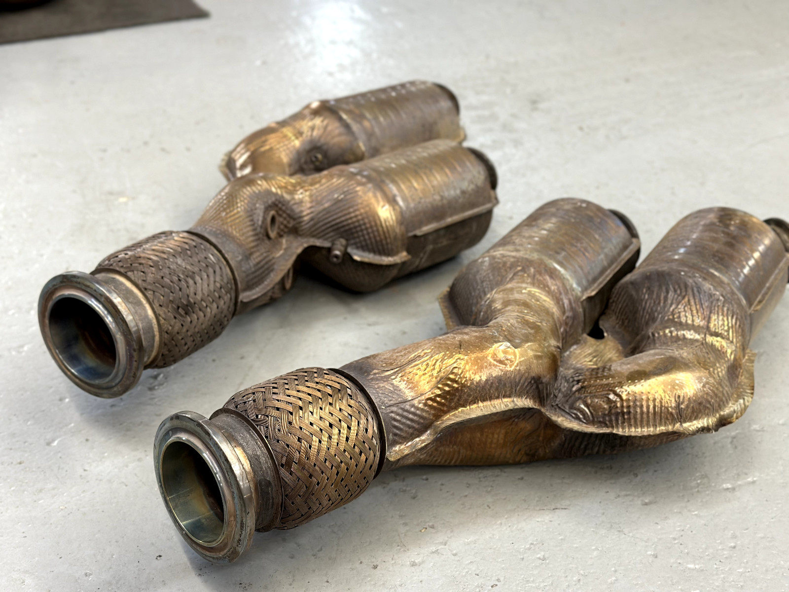 LAMBORGHINI AVENTADOR SV EXHAUST MUFFLER 07M131778B 07M131777B SET  OEM