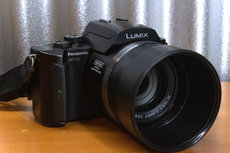 Cámara Panasonic Lumix DMC-FZ10 - 16,1 MP, zoom óptico 12x, negra, probada/funciona Foto 3 de 4