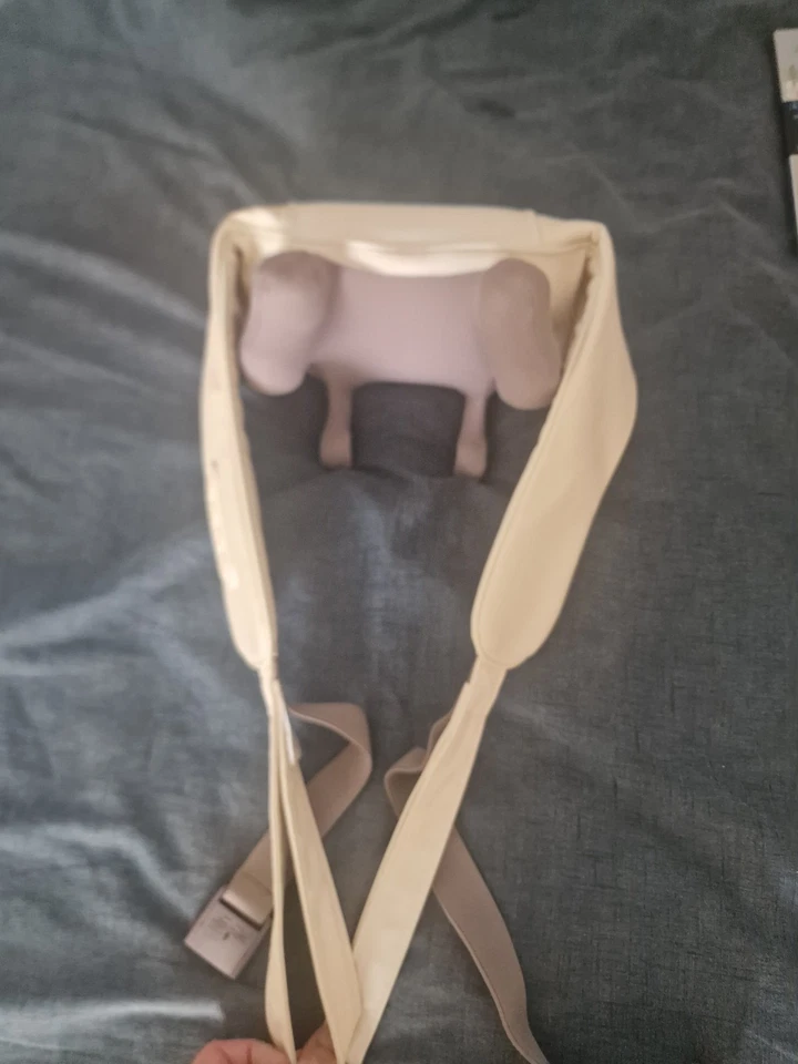 Кожаный беспроводной массажер для шеи спины и бедер. С коробкой и инструкциями неиспользованные - Изображение 3 из 4