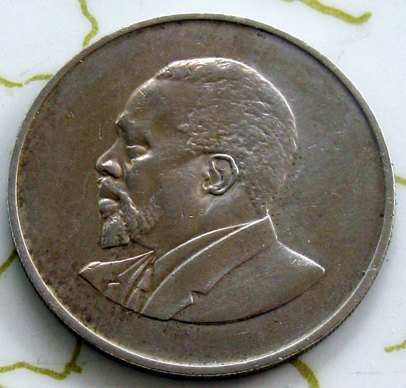COIN KENYA 1SH 1968 XF 201-182