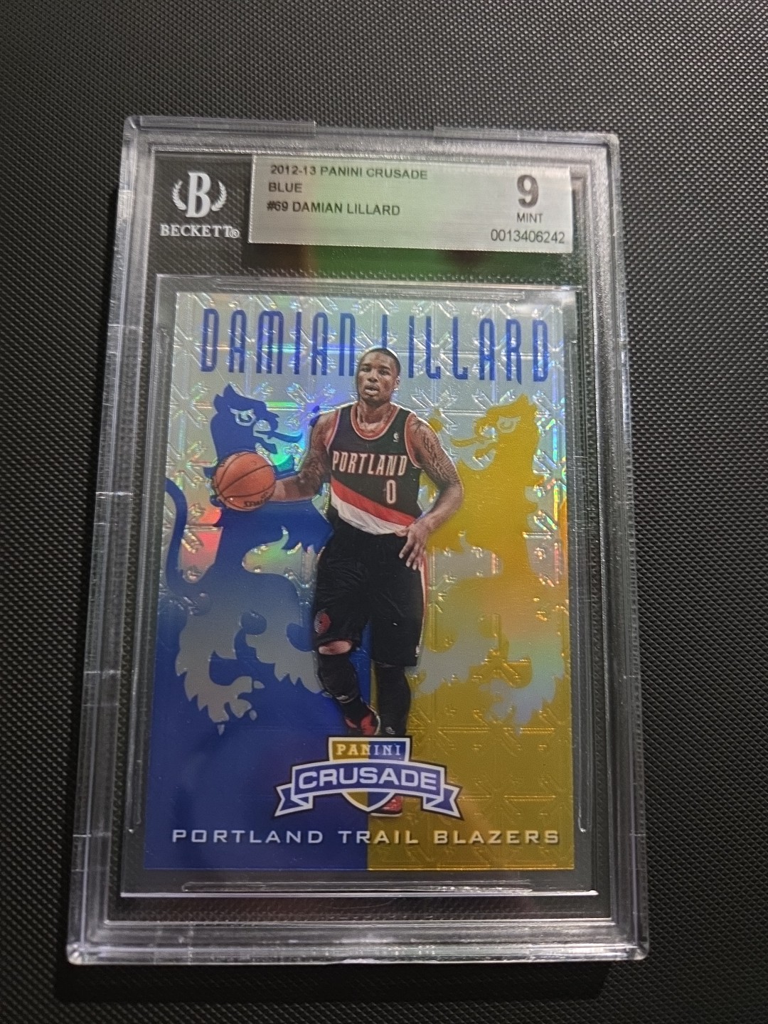 2012-13 Panini Crusade - Crusade Damian Lillard #69 Blue (RC)