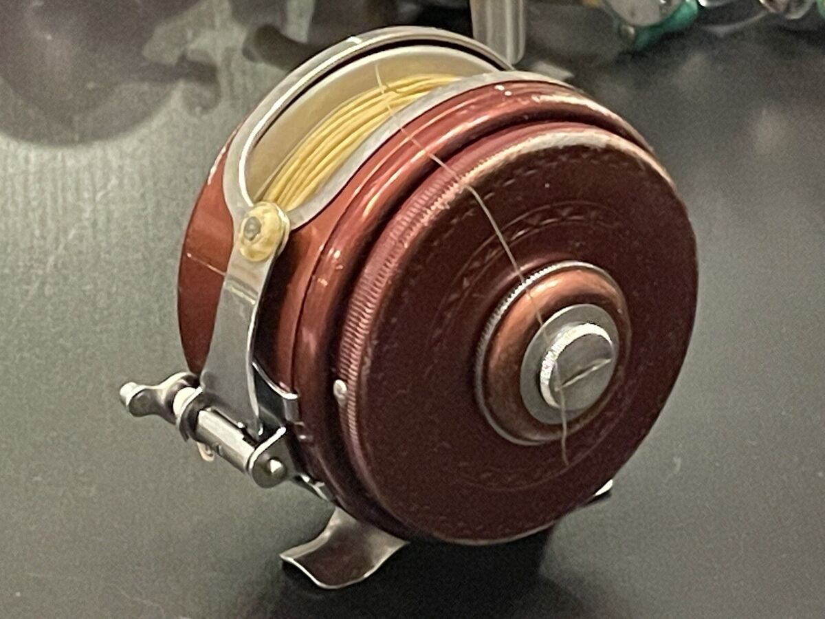 VINTAGE TRU-ART AUTOMATIC SHAKESPEARE NO. 1827 MODEL EA FLY VINTAGE TRU-ART AUTOMATIC SHAKESPEARE NO. 1827 MODEL EA FLY