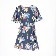 One Clothing Short Sleeve Floral Wrap Dress Size Medium