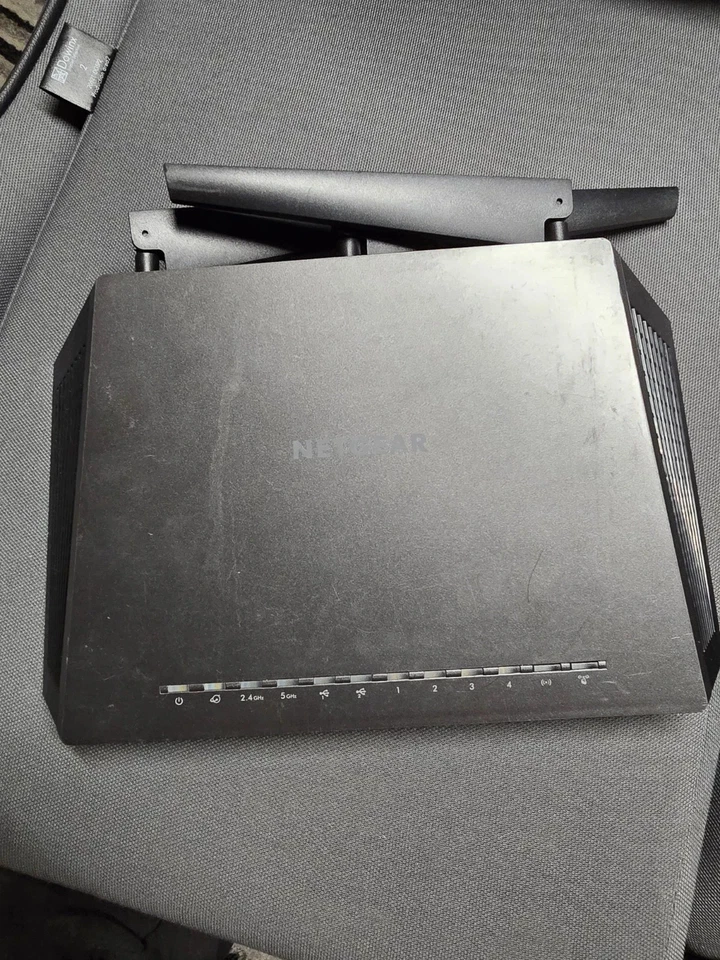 Netgear R7000-100PAS Nighthawk AC1900 1300 Mbps Wireless AC Router - Image 3 of 3