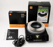 Kodak 4400 Carousel Slide Projector Black w/Manual  140 Slide Carousel w/Remote