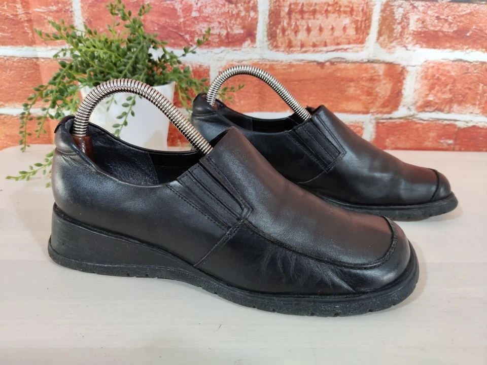 WOMENS CLARKS SOFTWEAR UK 5D BLACK LEATHER LOW WEDGE SCHOOL WORK LOAFER SHOES - Image 3 of 4