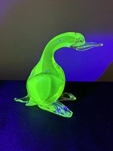 Murano Uranium Vaseline Glass Bird