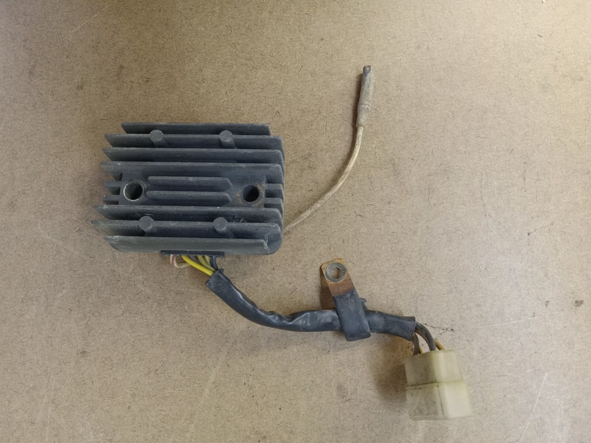 Kawasaki KZ 900 Z 900 A4 Regulator / Rectifier