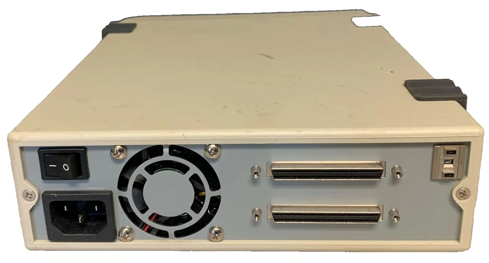 TANDBERG SLR75-EXT 38/75GB SCSI LVD  SLR75 - Image 3 of 4