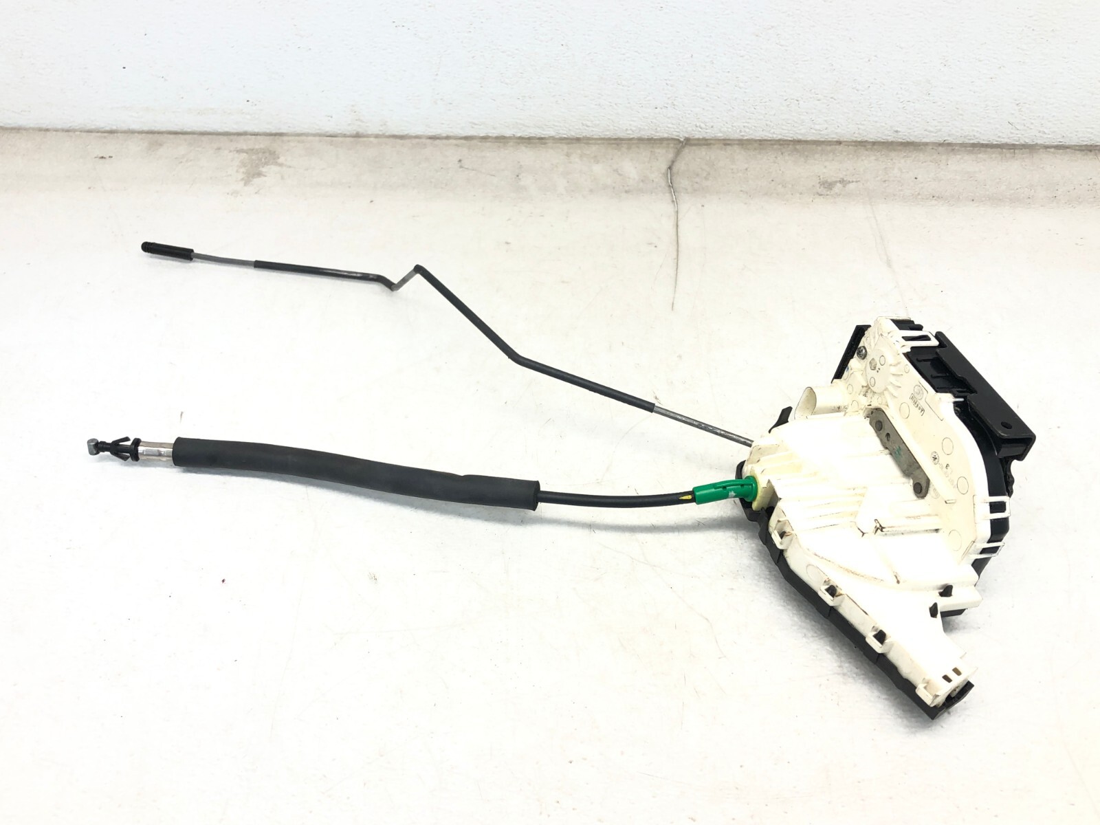 2017-2020 MASERATI LEVANTE LEFT DRIVER REAR DOOR LOCK LATCH ACTUATOR OEM
