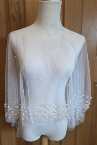 NEW Bridal cape Excellent condition Ivory sheer with ombre placed pearls