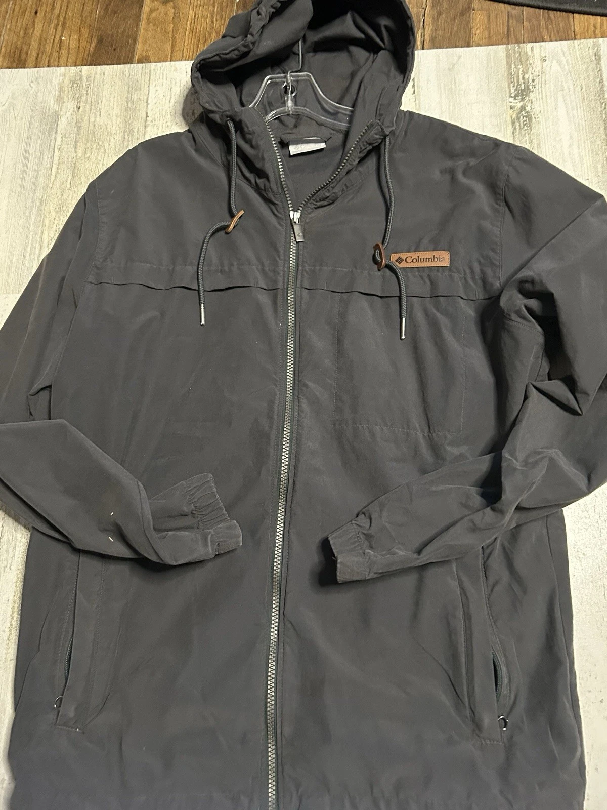 Mens COLUMBIA Carbon Gray Light Weight Water Resistant Jacket Large M
Opens in a new window or tab