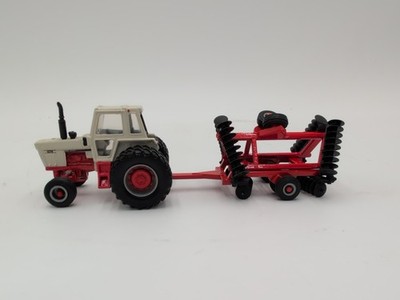 1/64 Ertl Farm Toy Case 1370 Tractor With Disk Set 