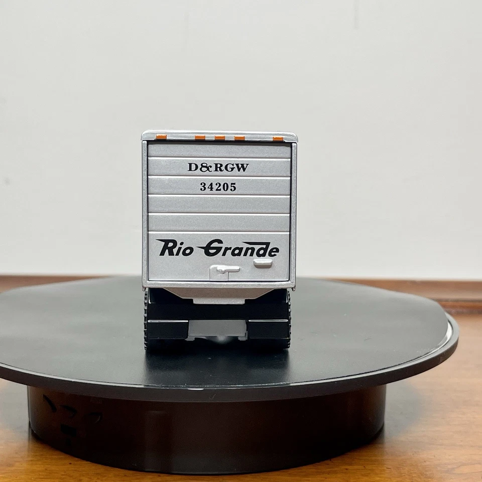 Vintage 1:43 K Line K872-103 Die Cast Main Line Rio Grande Panel Truck 🚚 Silver - Image 3 of 4