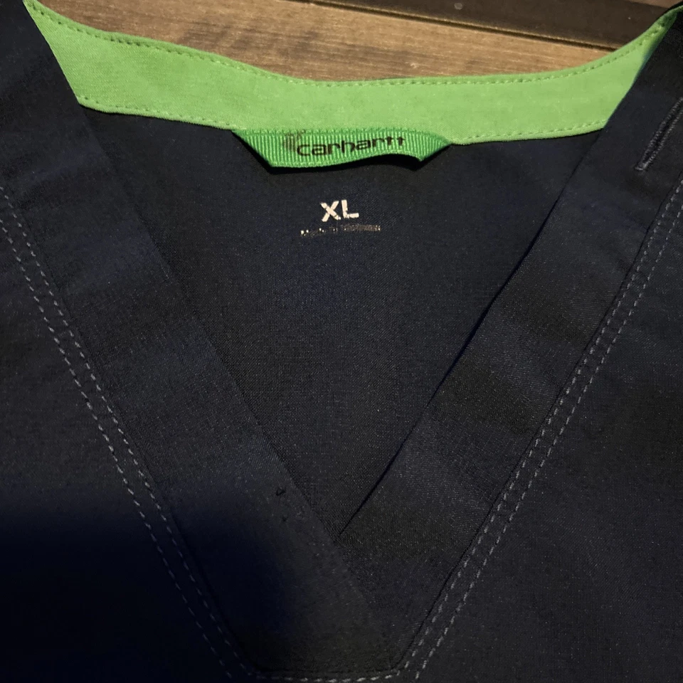 Carhartt Women's Scrub Set Navy XL Pants And Top Green Accents Good Condition - Image 3 of 4