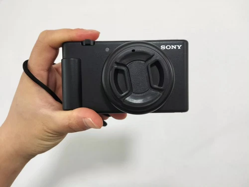 Sony ZV-1F 20.1MP 4K f/2 Vlogging Digital Camera - Black & Battery - Picture 8 of 15