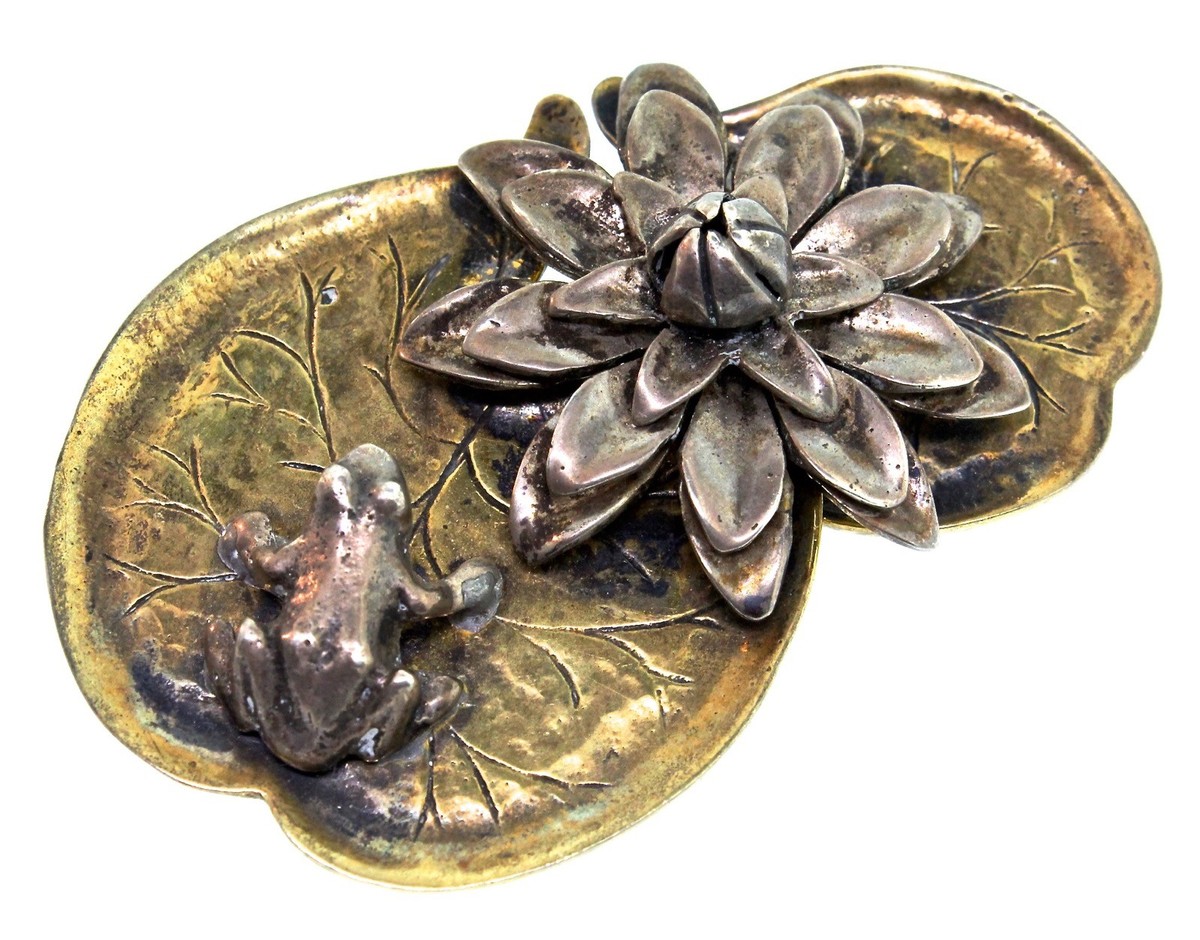 Moonstone Flower Brooch - Cini - Sterling Silver - Vintage  Vintage brooch Rare Cini piece display picture 1