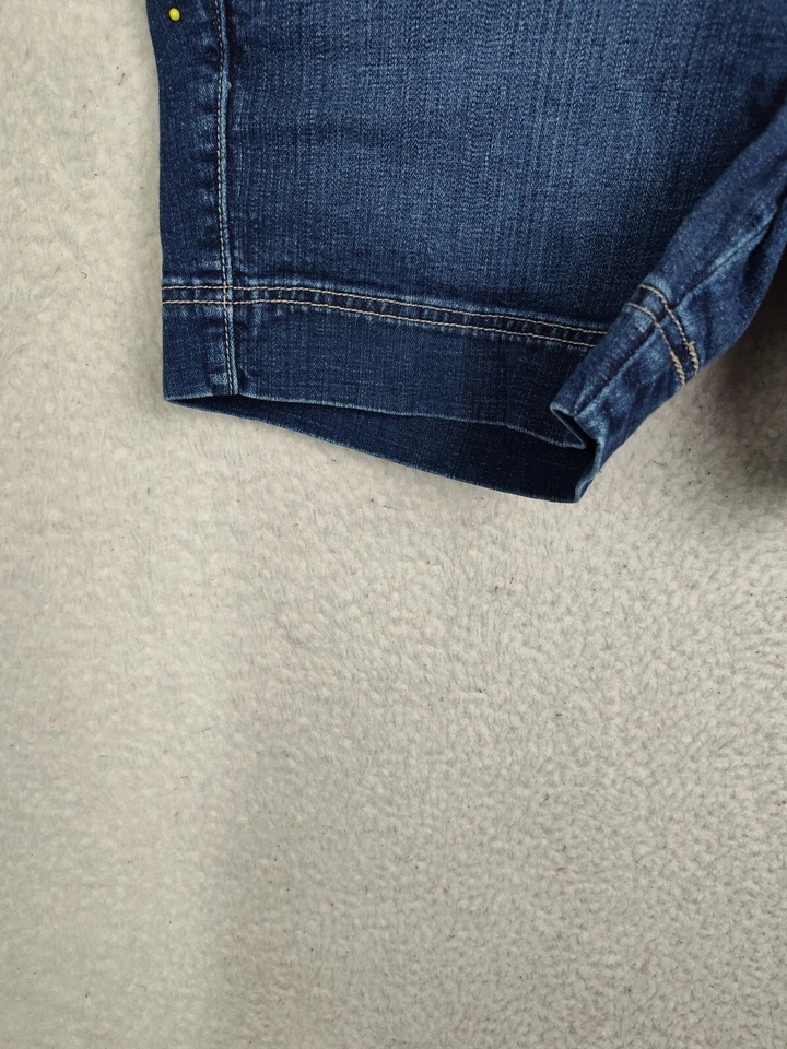 Pantalón corto Levis 545 para mujer 10 azul mezcla de algodón tiro medio calce regular frente plano denim Foto 4 de 4