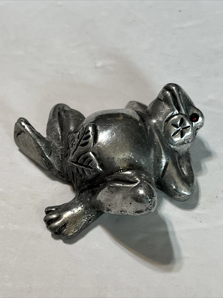 Aluminum Vintage Frog Figurine Reptile Polished Red Eyes Ornament Art 2.7'' - Image 4 of 4