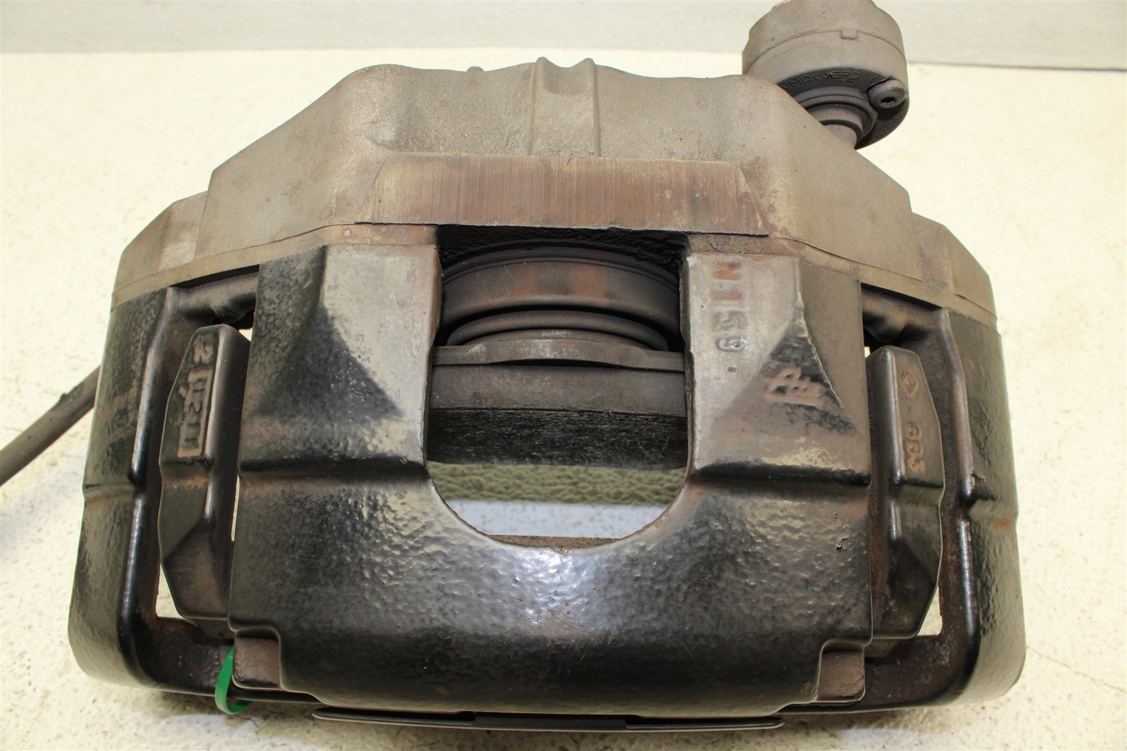 2012 Volkswagen Golf R Front Right Brake Caliper RH Passenger 8P0615124A 12-13