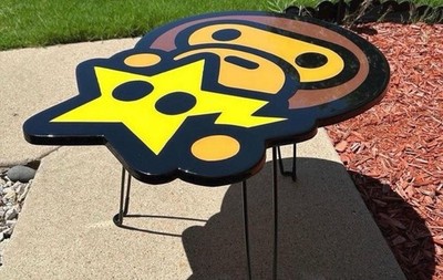 Baby Milo with Star table. 