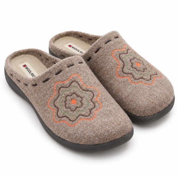 Woolrich Womens Felted Wool Clogs Tan Flower Embroidered Mules Size 6 US 37.5 EU