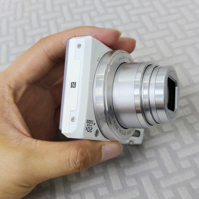 Nikon COOLPIX S7000 16.0MP 20x Optical Zoom Digital Camera WIFI