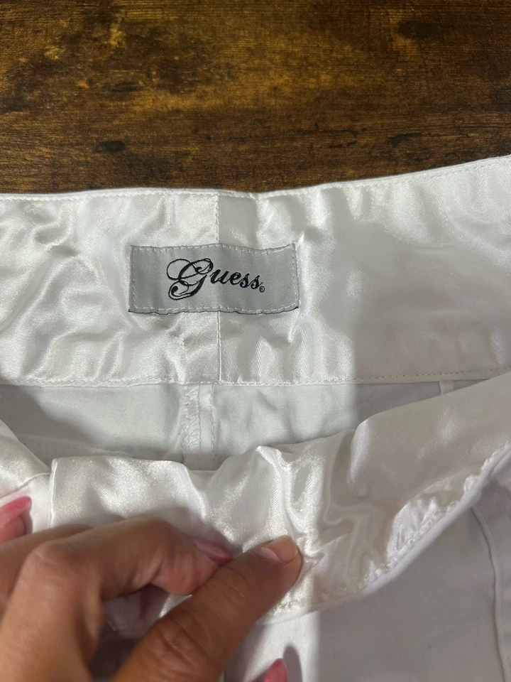 Guess Y2K White Micro MINI Short SHORTS Size 0 / 24 Low Rise VTG Cuffed Preppy - Image 3 of 4