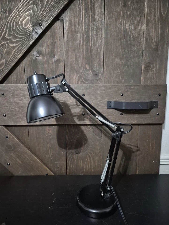 Ledu可调节灯L423MB黑色Intertek — 第 3/4 张图片