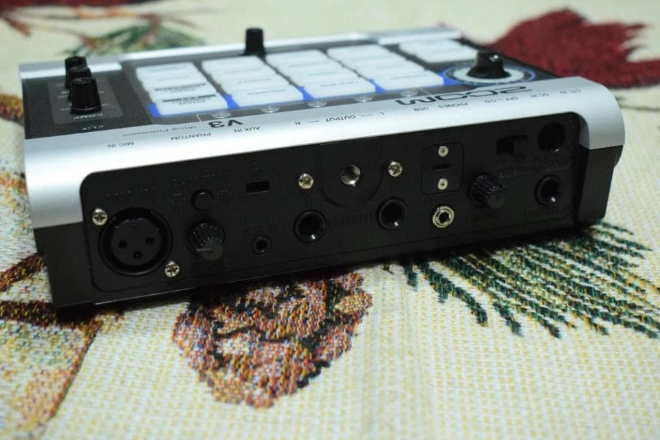 ZOOM V3 vocal processor Free Shipping From Japan - Image 2 of 4