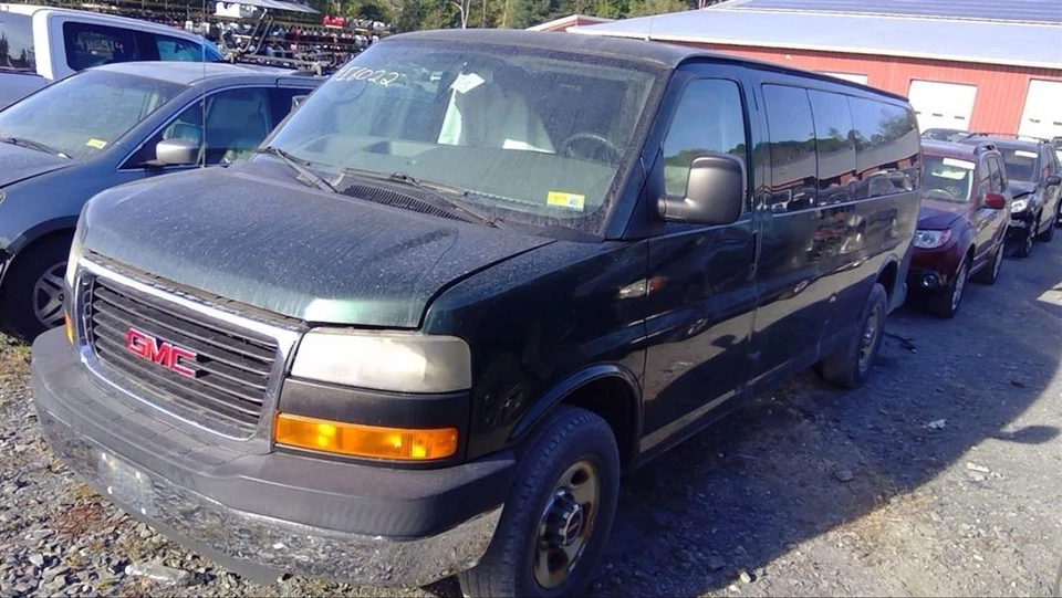 (LOCAL PICKUP ONLY) Radiator Fits 05-09 EXPRESS 2500 VAN 1877561 - Image 4 of 4