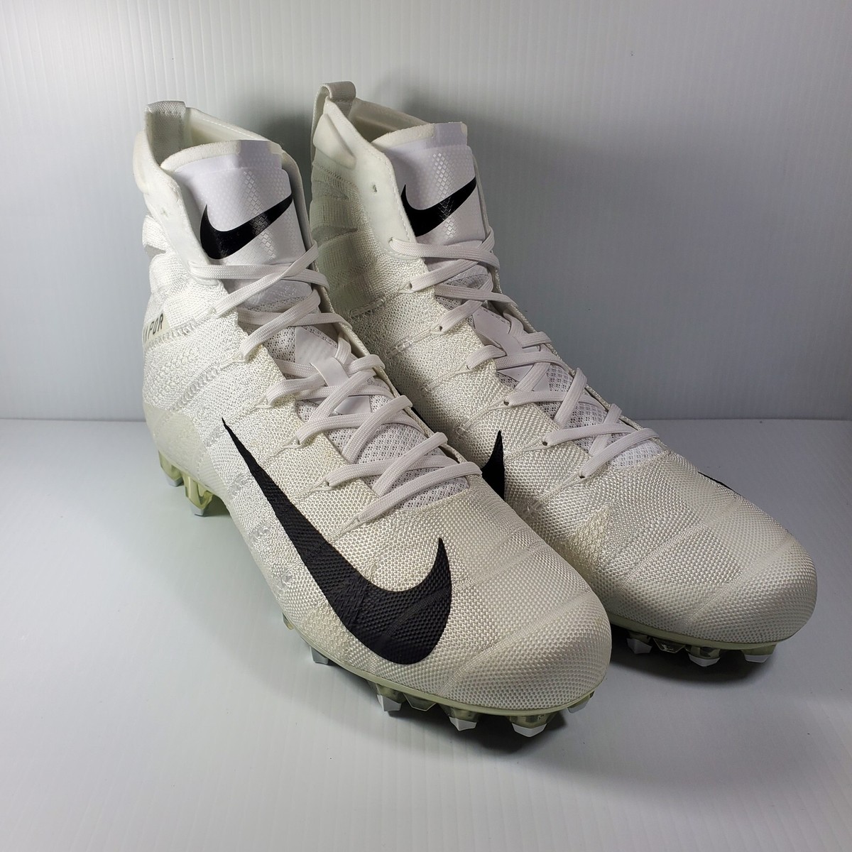 Nike Vapor Untouchable 3 Elite Football Cleats AO3006-100  display picture 2
