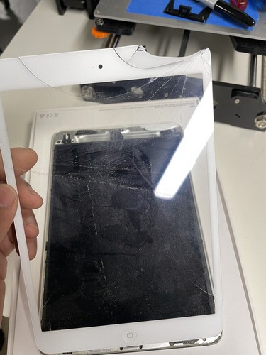 Apple iPad mini 2 A1489 Cracked Screen As Is Repair - Afbeelding 3 van 4
