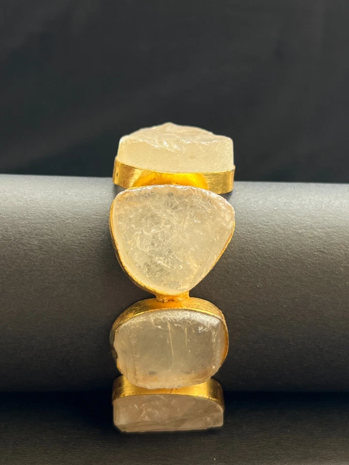 Brazalete de cuarzo druzy transparente crudo chapado en oro | Pulsera hecha a mano de piedra natural Foto 4 de 4