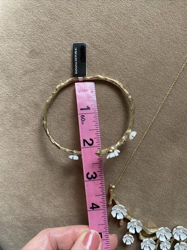 Banana Republic goldfarbene weiße Blüte Blumen Halskette Armband Set Hochzeit Neu - Bild 11 von 18