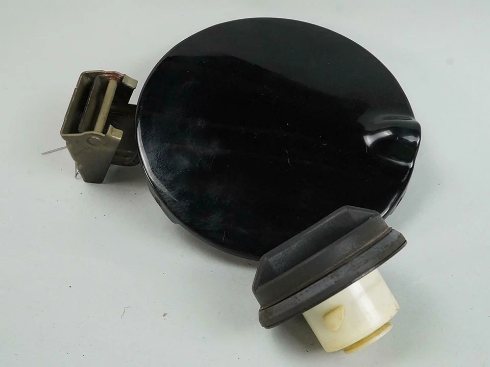 2005 - 2009 Chevrolet Equinox Petrol Gasoline Fuel Filler Door Tank Cap Oem Foto 4 de 4