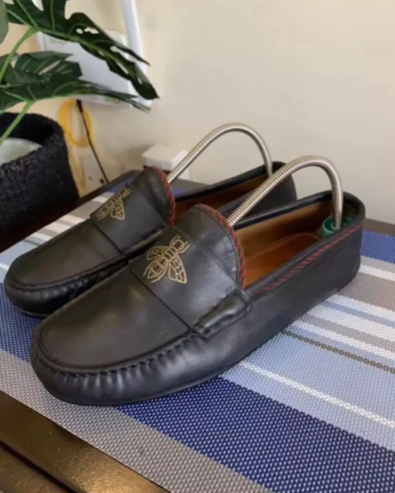 Mocassins homme Gucci cuir driver noir or abeille 473769 taille USA 6    UK 5,5
