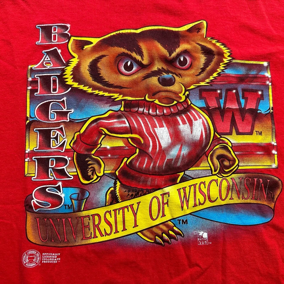 Wisconsin Badgers Bucky Mascot Vintage Graphic Red Blue Yellow T-Shirt Men's XL - Image 3 of 4