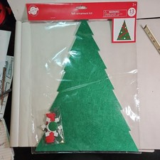 Felt Ornament Kit Christmas Tree-Brand New